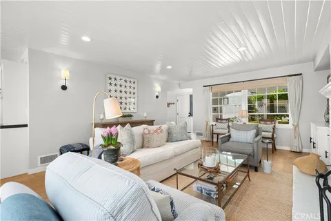$5,195,000 | 213 Via Mentone, Newport Beach, CA 92663
