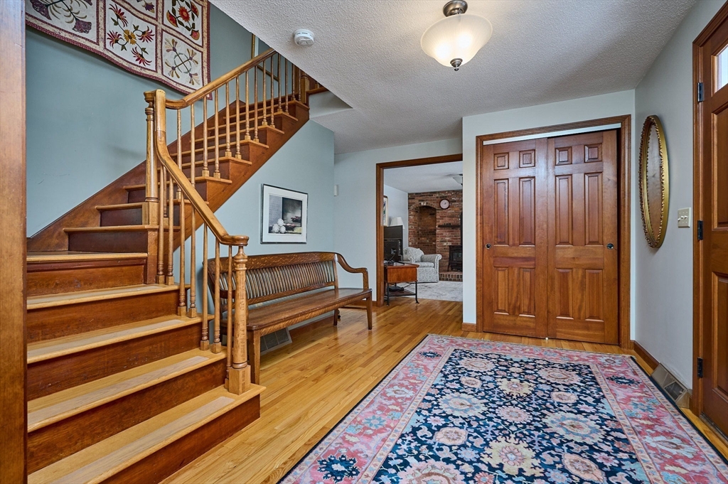 71 Glendale Road Southampton, MA 01073 - Photo 4 of 42