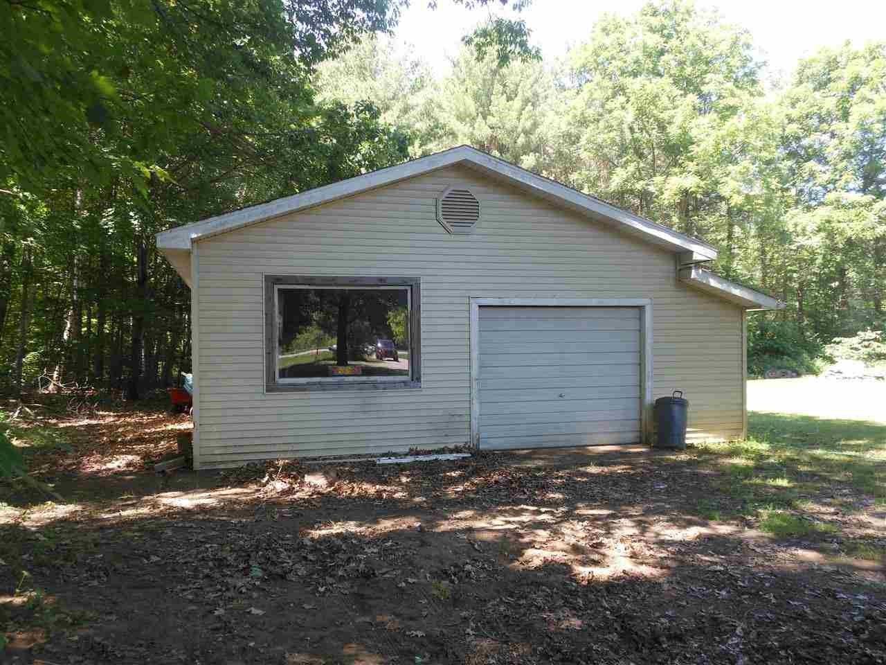 8196 Irish Road Millington, MI 48746 - Photo 5 of 20 21467193-4.JPG