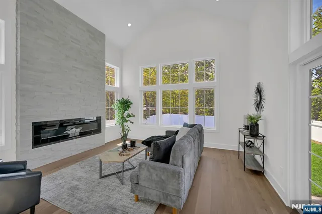 $1,750,000 | 94 West Cedar Street, Livingston, NJ 07039