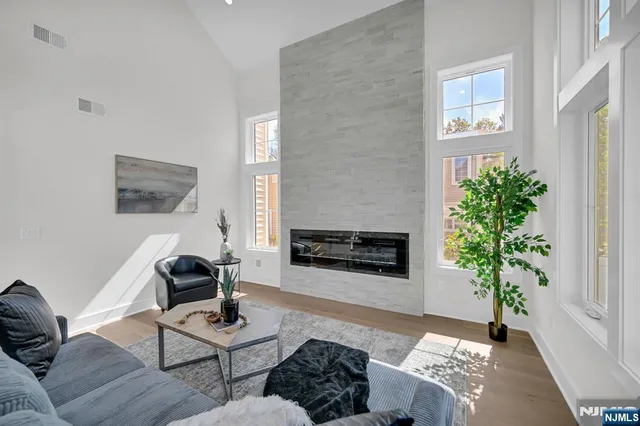 $1,750,000 | 94 West Cedar Street, Livingston, NJ 07039