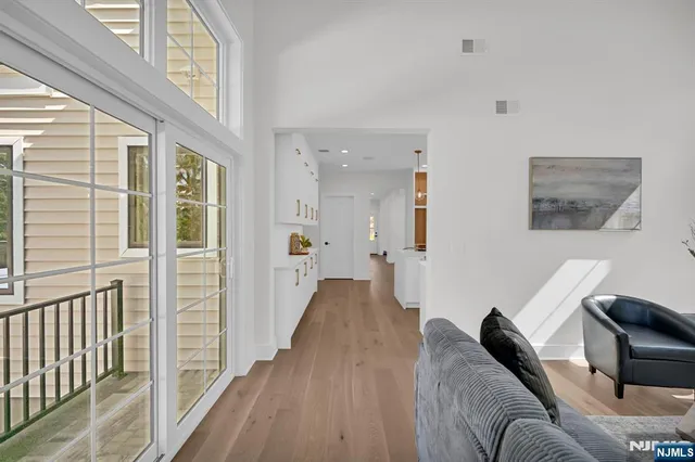 $1,750,000 | 94 West Cedar Street, Livingston, NJ 07039