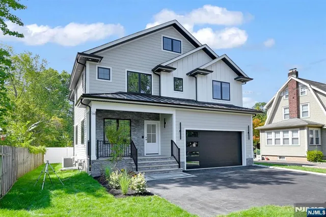 $1,750,000 | 94 West Cedar Street, Livingston, NJ 07039