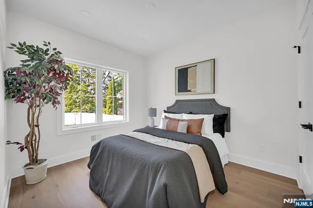 $1,750,000 | 94 West Cedar Street, Livingston, NJ 07039