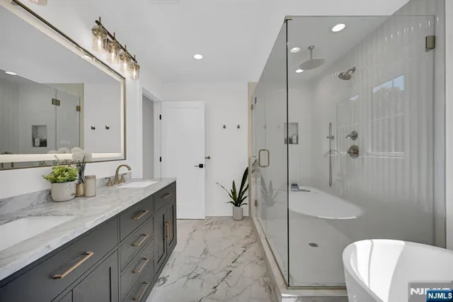 $1,750,000 | 94 West Cedar Street, Livingston, NJ 07039