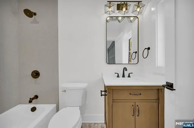 $1,750,000 | 94 West Cedar Street, Livingston, NJ 07039