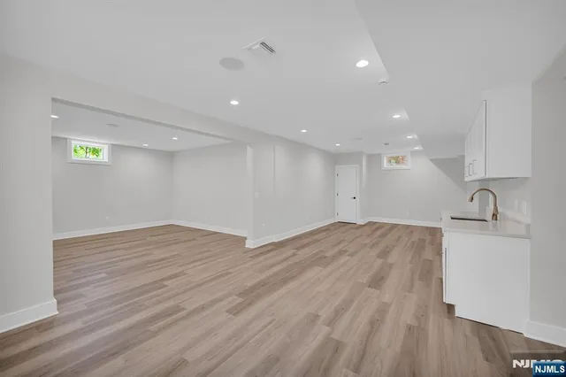 $1,750,000 | 94 West Cedar Street, Livingston, NJ 07039