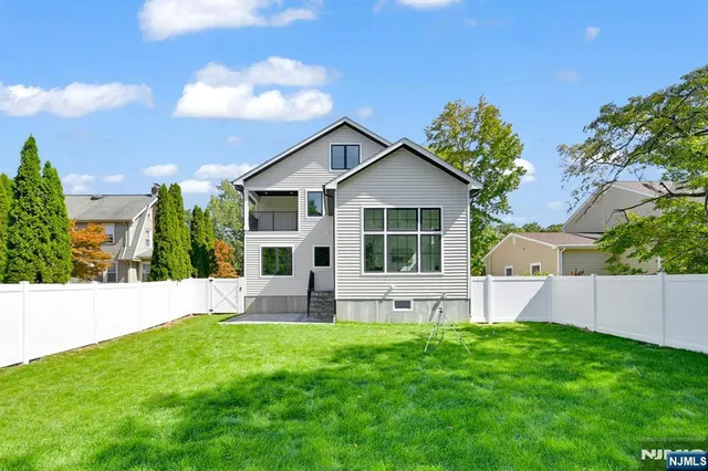 $1,750,000 | 94 West Cedar Street, Livingston, NJ 07039