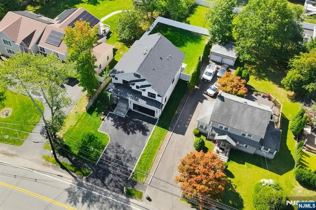 $1,750,000 | 94 West Cedar Street, Livingston, NJ 07039