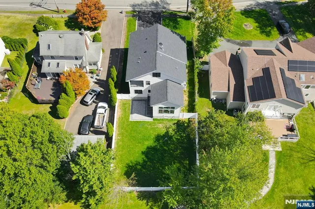 $1,750,000 | 94 West Cedar Street, Livingston, NJ 07039