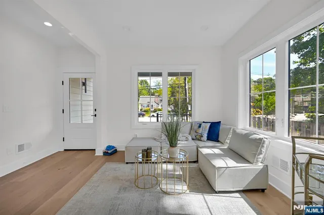 $1,750,000 | 94 West Cedar Street, Livingston, NJ 07039