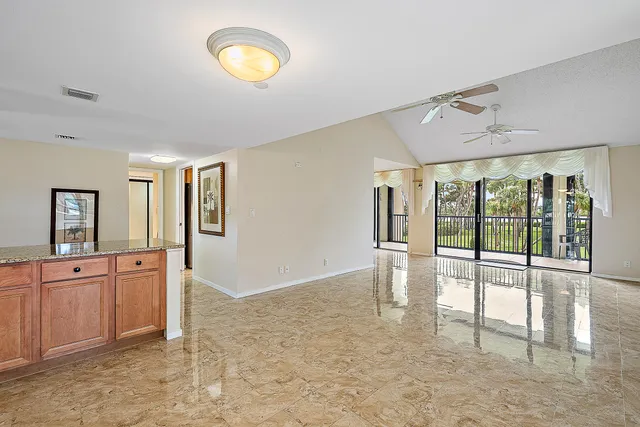 $825,000 | 1000 North Us Highway, Unit BE201, Jupiter, FL 33477