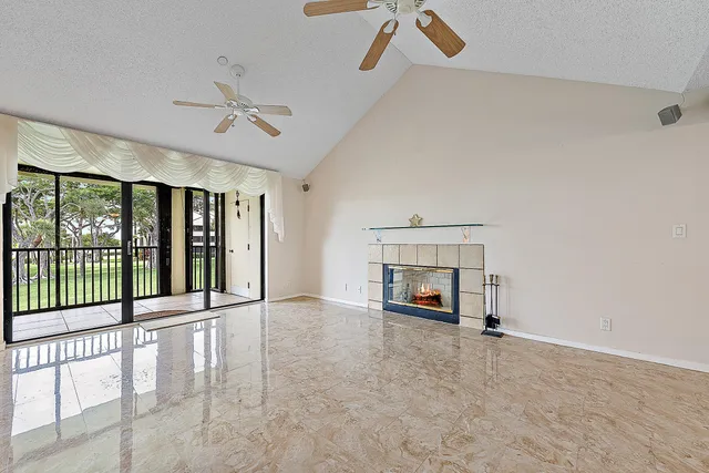 $825,000 | 1000 North Us Highway, Unit BE201, Jupiter, FL 33477