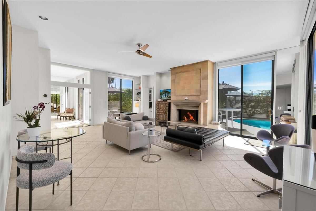 130 West Racquet Club Road, Unit 419 Palm Springs, CA 92262 - Photo 2 of 45 05-05