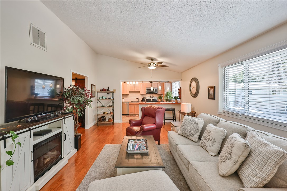 344 Chatham Circle Warwick, RI 02886 - Photo 9 of 44