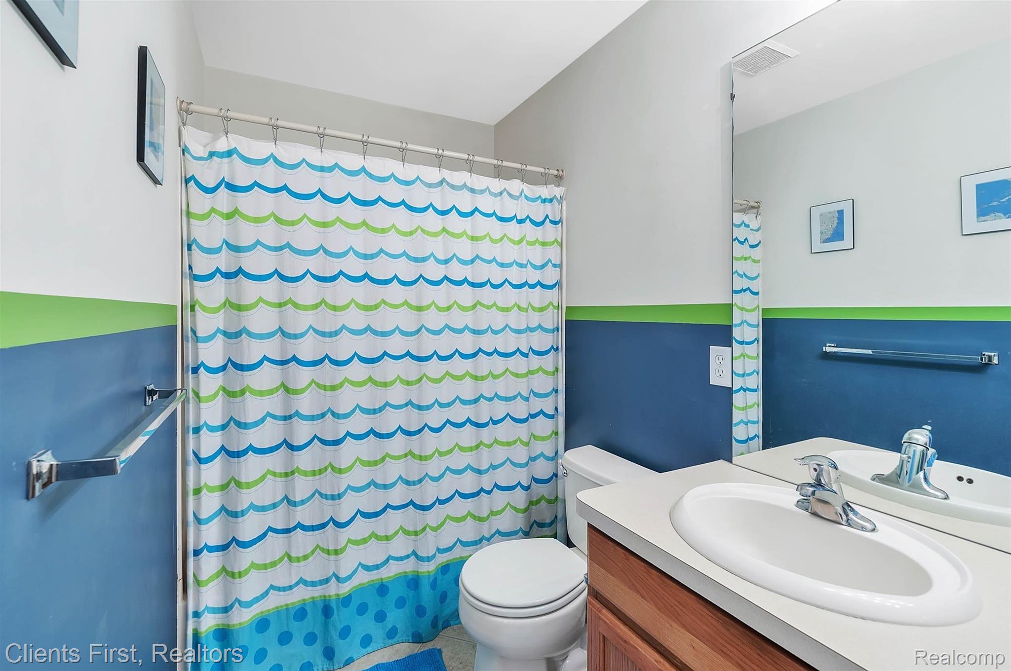 49535 Potomac Road Canton, MI 48188 - Photo 25 of 46 28-49535 Potomac RdWindowStill-Real.jpg