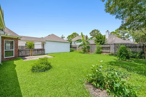 $388,000 | 14415 Autumn Cyn Trace, Houston, TX 77062