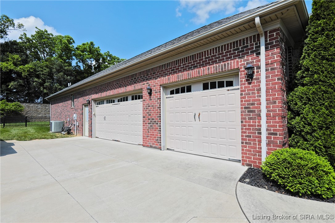 2004 Leanders Road Floyds Knobs, IN 47119 - Photo 49 of 50