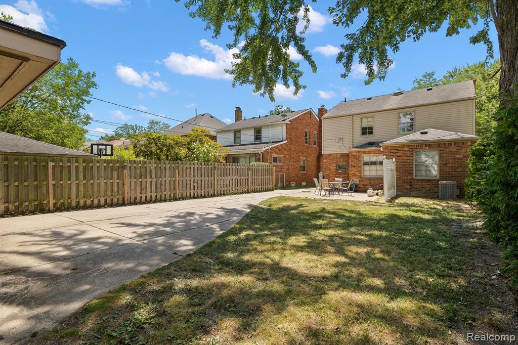 1730 Littlestone Road Grosse Pointe Woods, MI 48236 - Photo 38 of 45