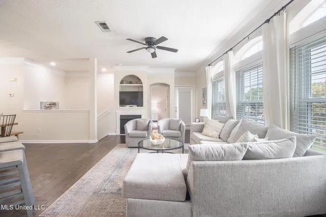 $260,000 | 2252 Beach Drive, Unit 203, Gulfport, MS 39507