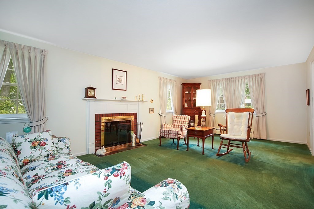 14 Ruth Drive Wilbraham, MA 01095 - Photo 6 of 32 Gallery Image 6