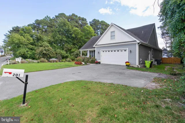 $695,000 | 201 Lavinia Street, Milton, DE 19968