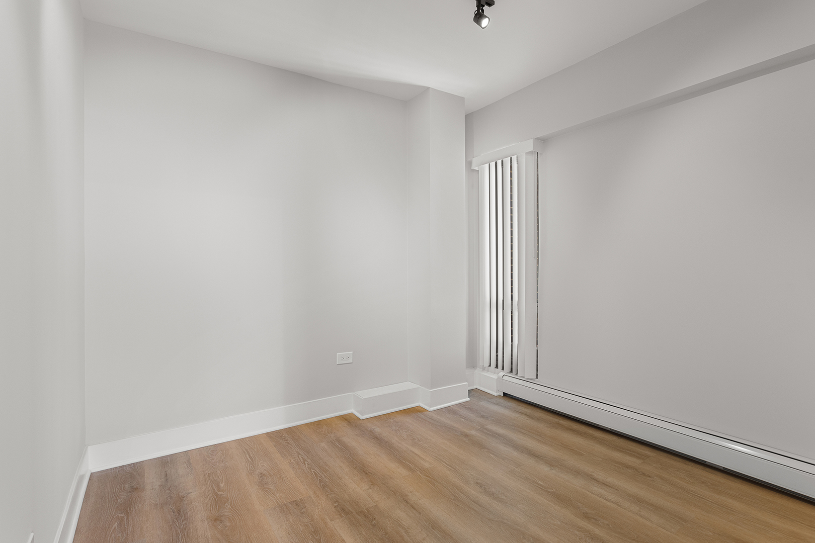 6166 North Sheridan Road, Unit 12C Chicago, IL 60660 - Photo 11 of 19