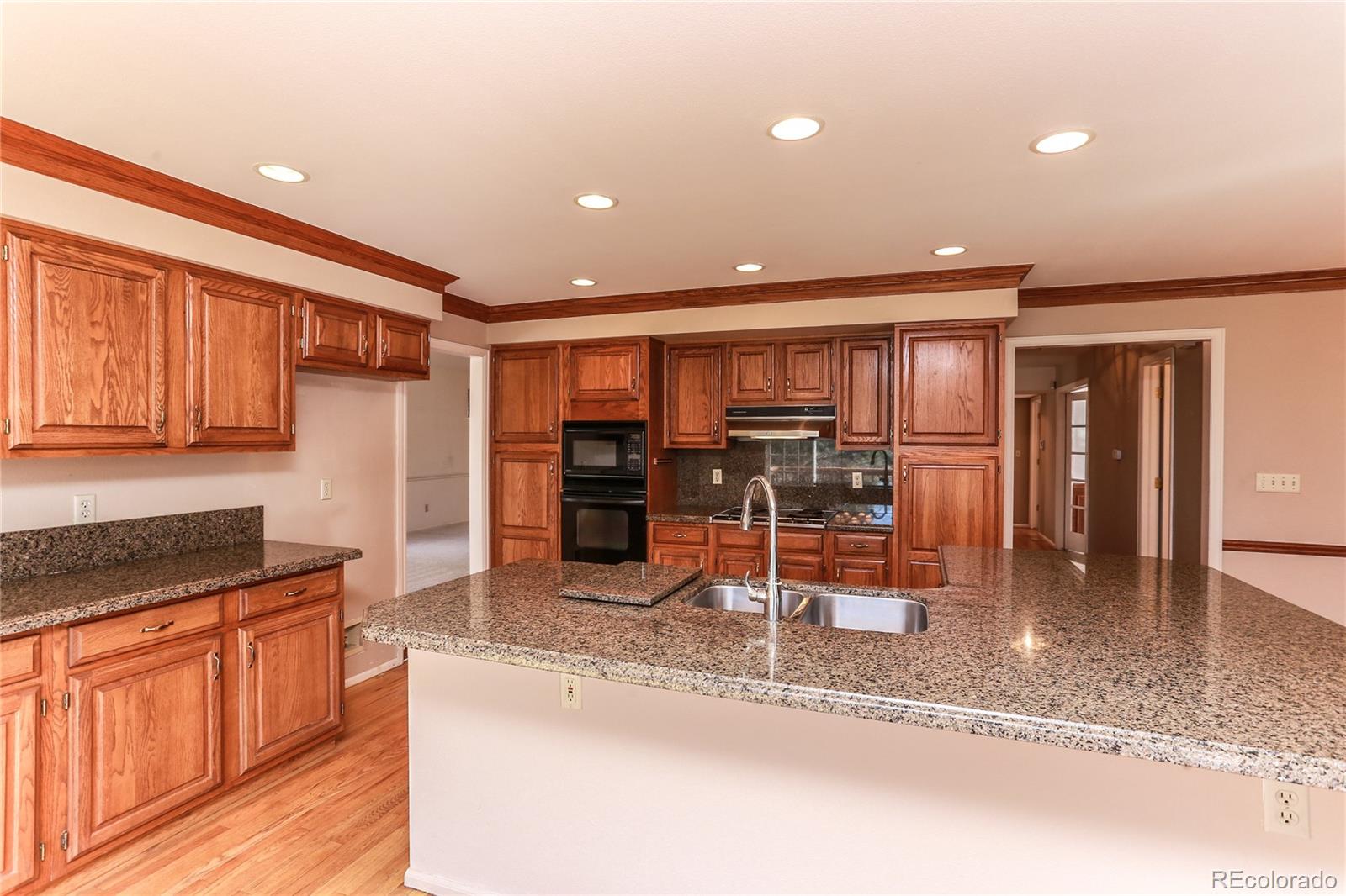 1760 Thistle Ridge Road Highlands Ranch, CO 80126 - Photo 11 of 35