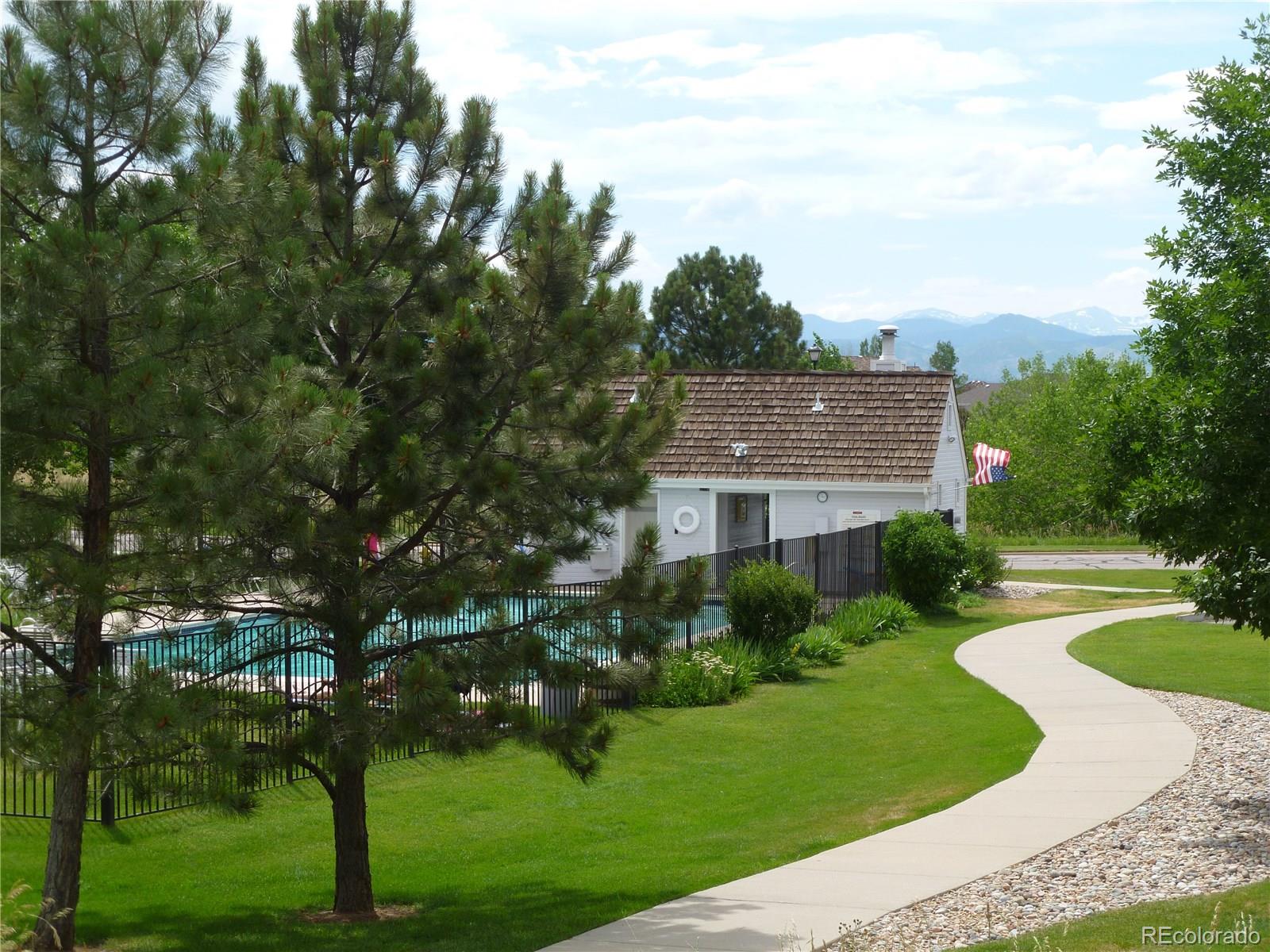 1760 Thistle Ridge Road Highlands Ranch, CO 80126 - Photo 4 of 35