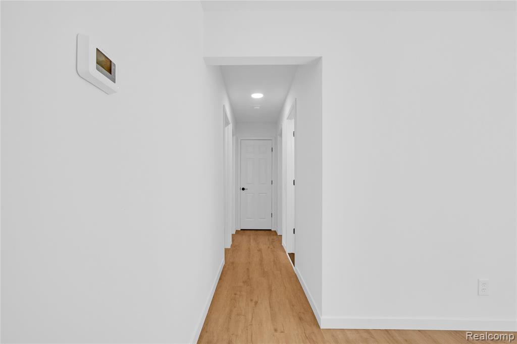 21423 Gill Road Farmington Hills, MI 48335 - Photo 14 of 32
