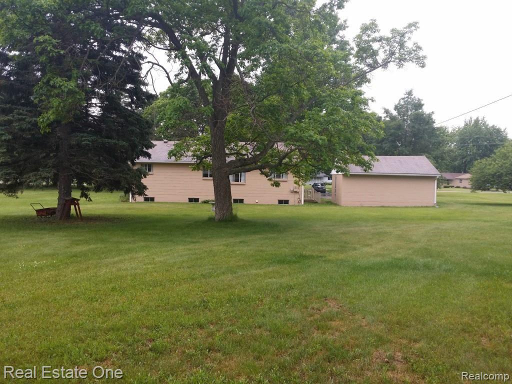 4920 Pelton Road Clarkston, MI 48346 - Photo 8 of 15 Pelton 012.jpg