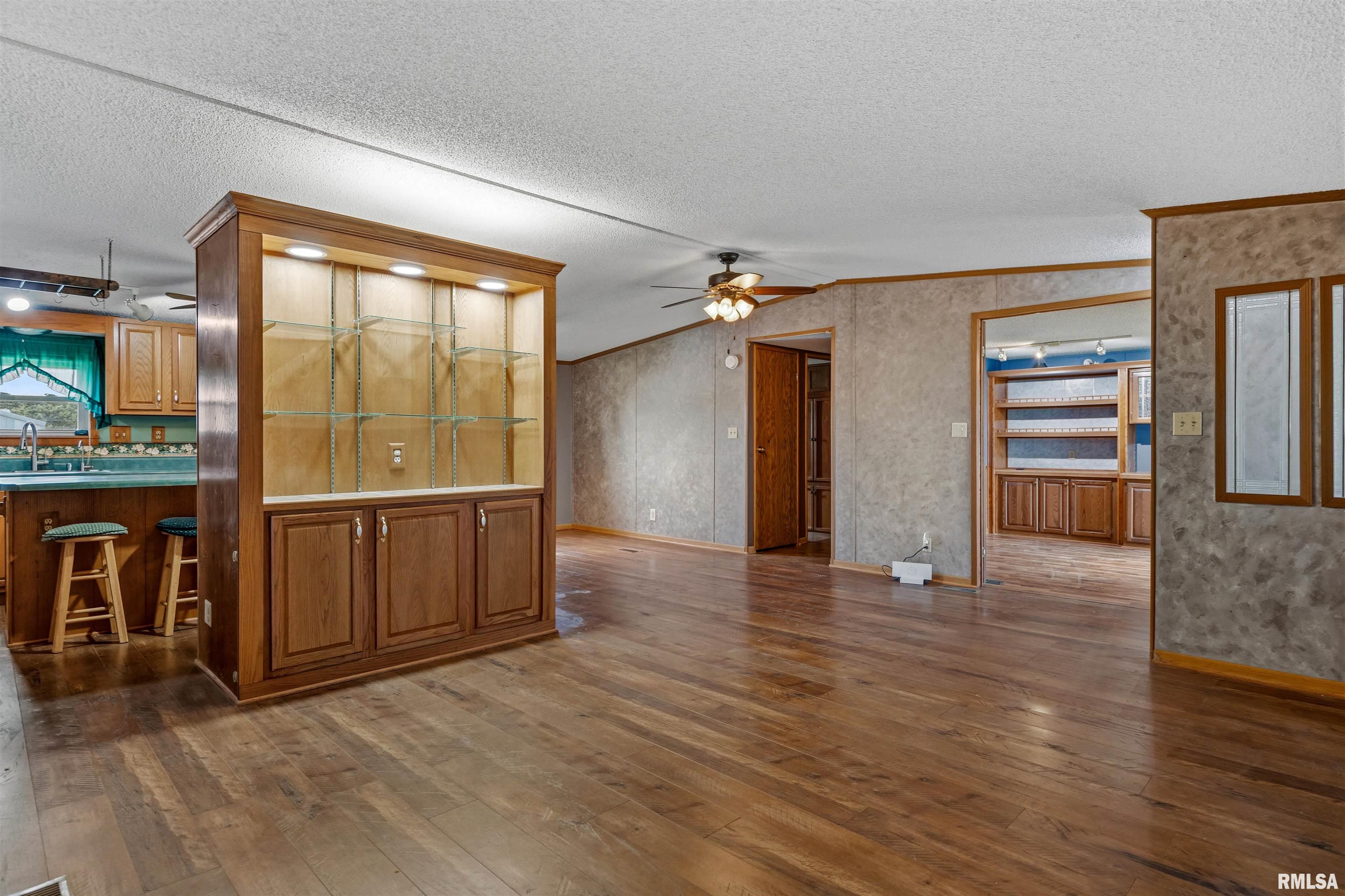 28457 Tutman Road Greenview, IL 62642 - Photo 9 of 46 Gallery Image 9