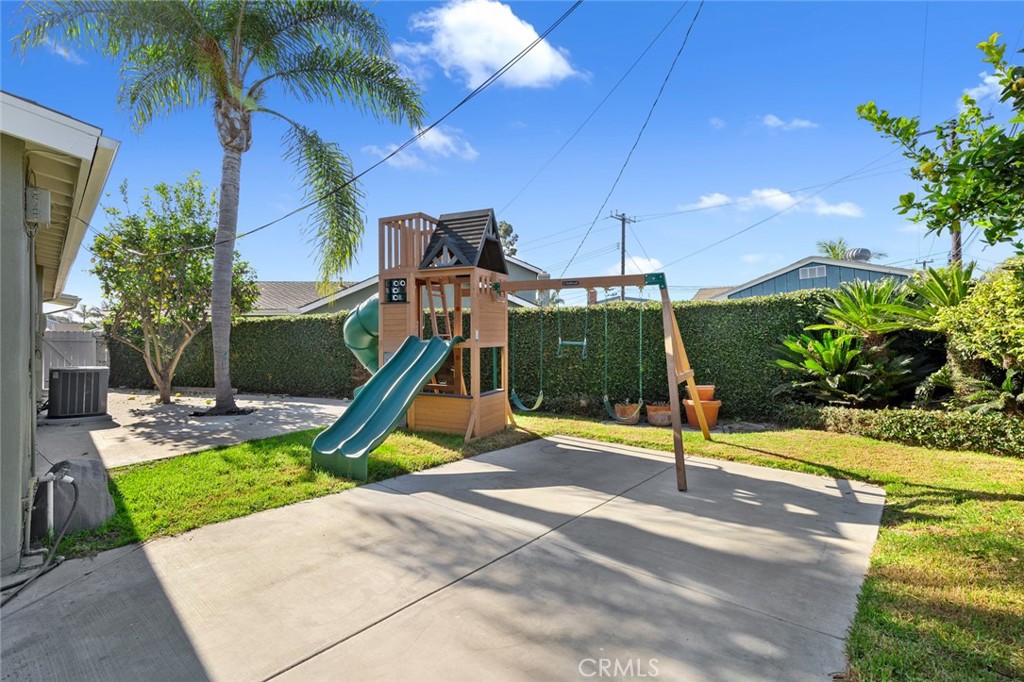 17131 Autumn Huntington Beach, CA 92647 - Photo 35 of 36 a view of a park with slide