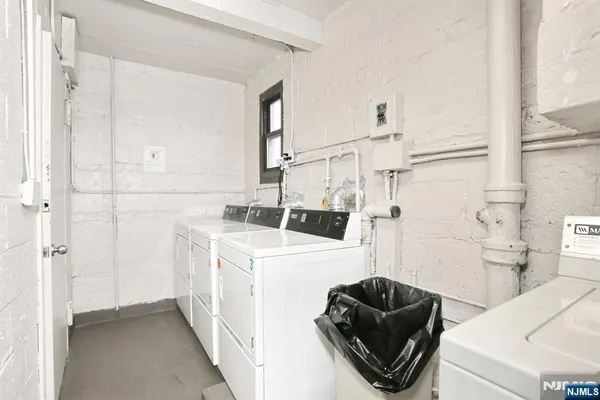 $1,400 | 3021 Edwin Avenue, Unit 5H, Fort Lee, NJ 07024