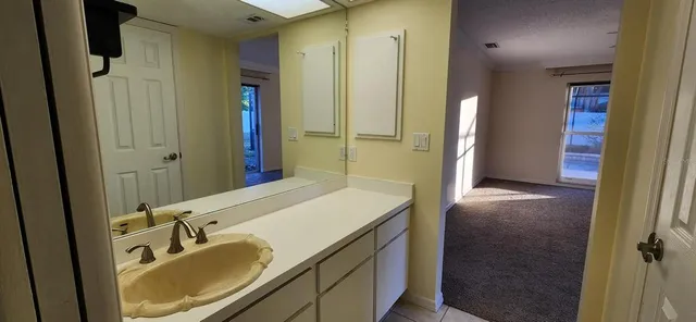 $2,500 | 5124 Palm Aire Drive, Sarasota, FL 34243