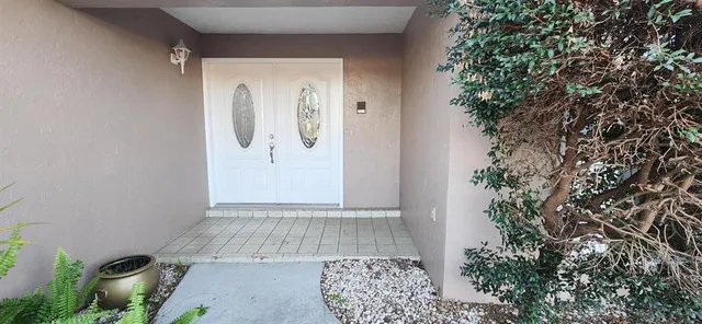 $2,500 | 5124 Palm Aire Drive, Sarasota, FL 34243