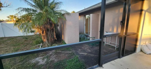 $2,500 | 5124 Palm Aire Drive, Sarasota, FL 34243