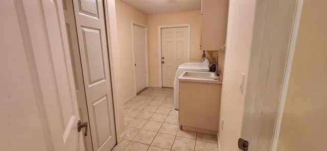 $2,500 | 5124 Palm Aire Drive, Sarasota, FL 34243