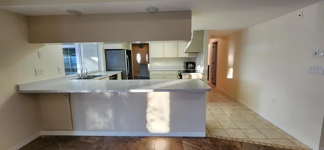 $2,500 | 5124 Palm Aire Drive, Sarasota, FL 34243