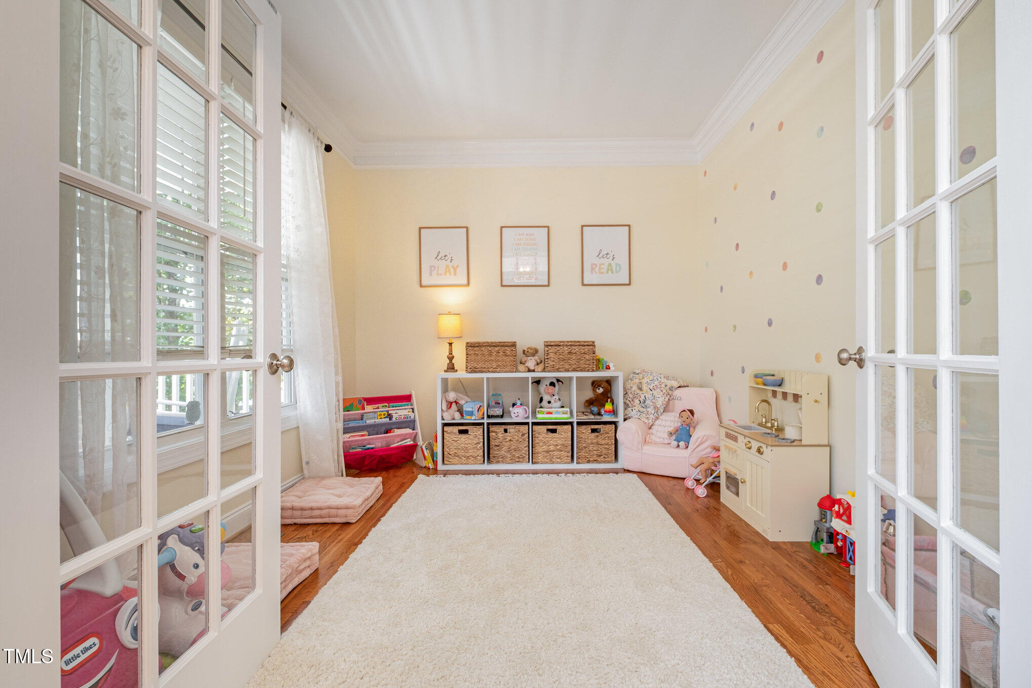3153 Suncrest Village Lane Raleigh, NC 27616 - Photo 4 of 33 006_file_559