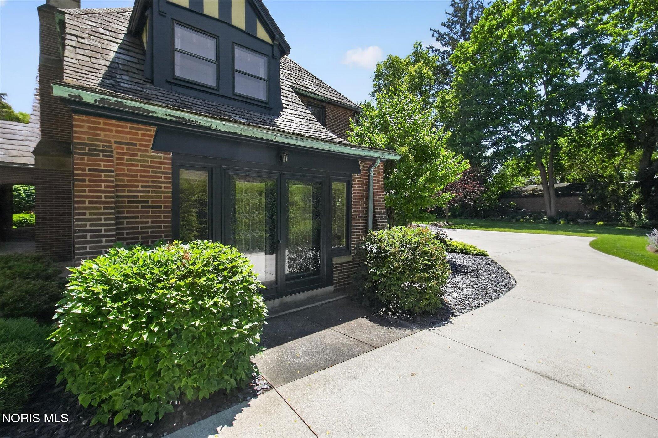 2151 Hawthorne Road Toledo, OH 43606 - Photo 28 of 41 Gallery Image 28