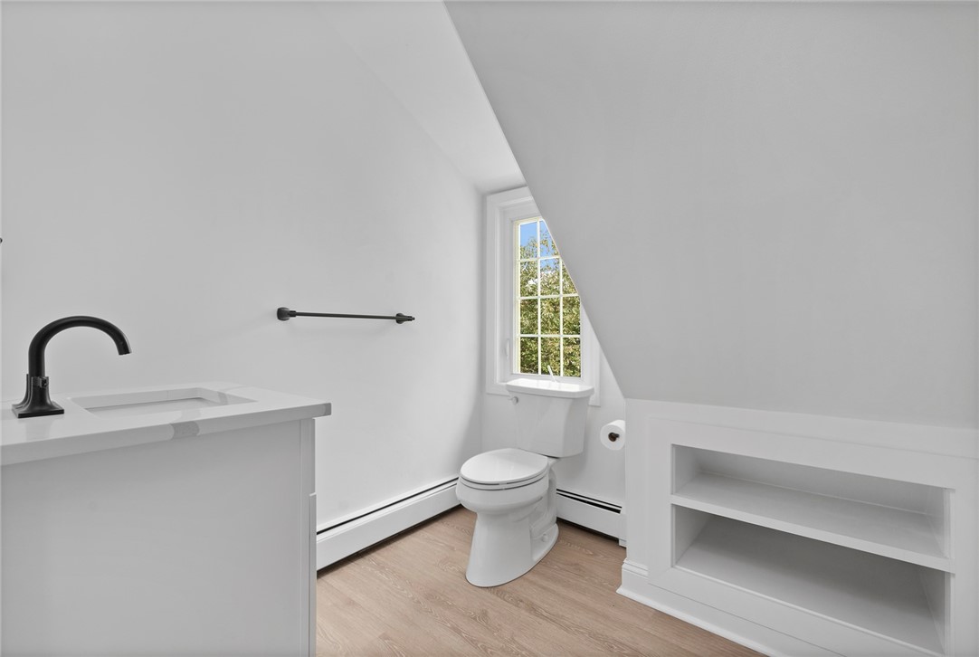 48 Everett Street, Unit E Newport, RI 02840 - Photo 18 of 31 Bathroom