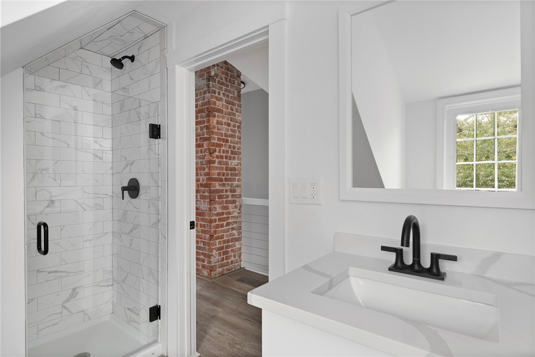 48 Everett Street, Unit E Newport, RI 02840 - Photo 20 of 31 Bathroom