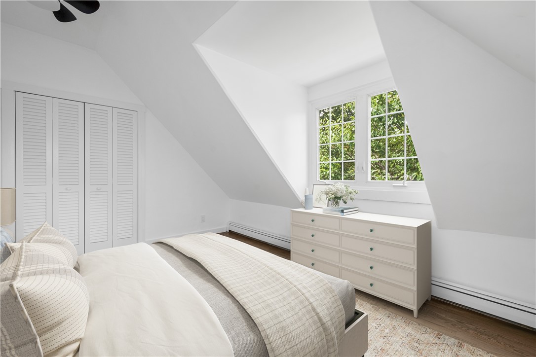 48 Everett Street, Unit E Newport, RI 02840 - Photo 22 of 31 Virtually Staged Bedroom