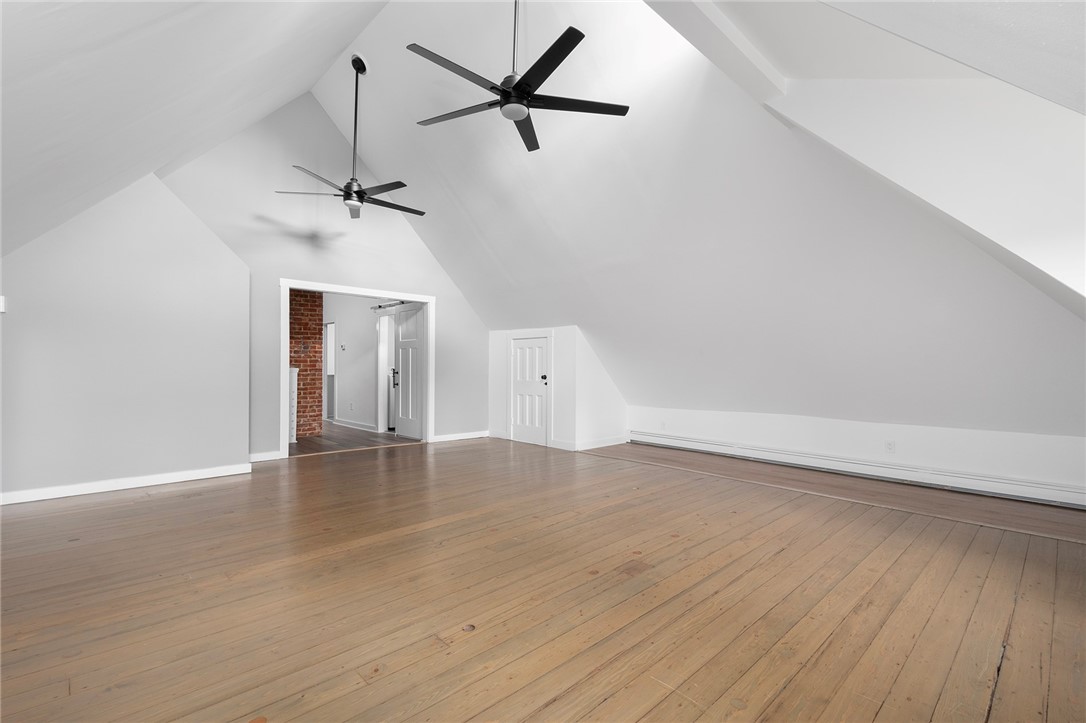 48 Everett Street, Unit E Newport, RI 02840 - Photo 7 of 31 Living Room