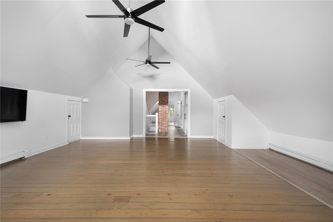 48 Everett Street, Unit E Newport, RI 02840 - Photo 8 of 31 Living Room