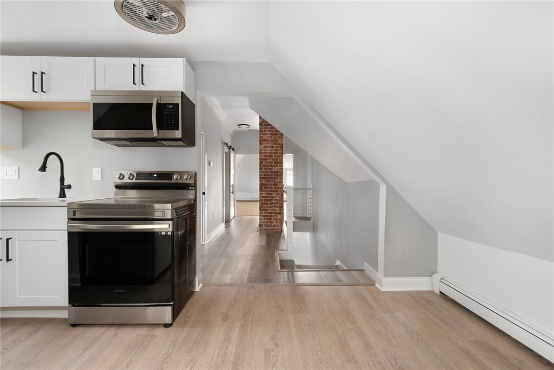 48 Everett Street, Unit E Newport, RI 02840 - Photo 10 of 31 Kitchen