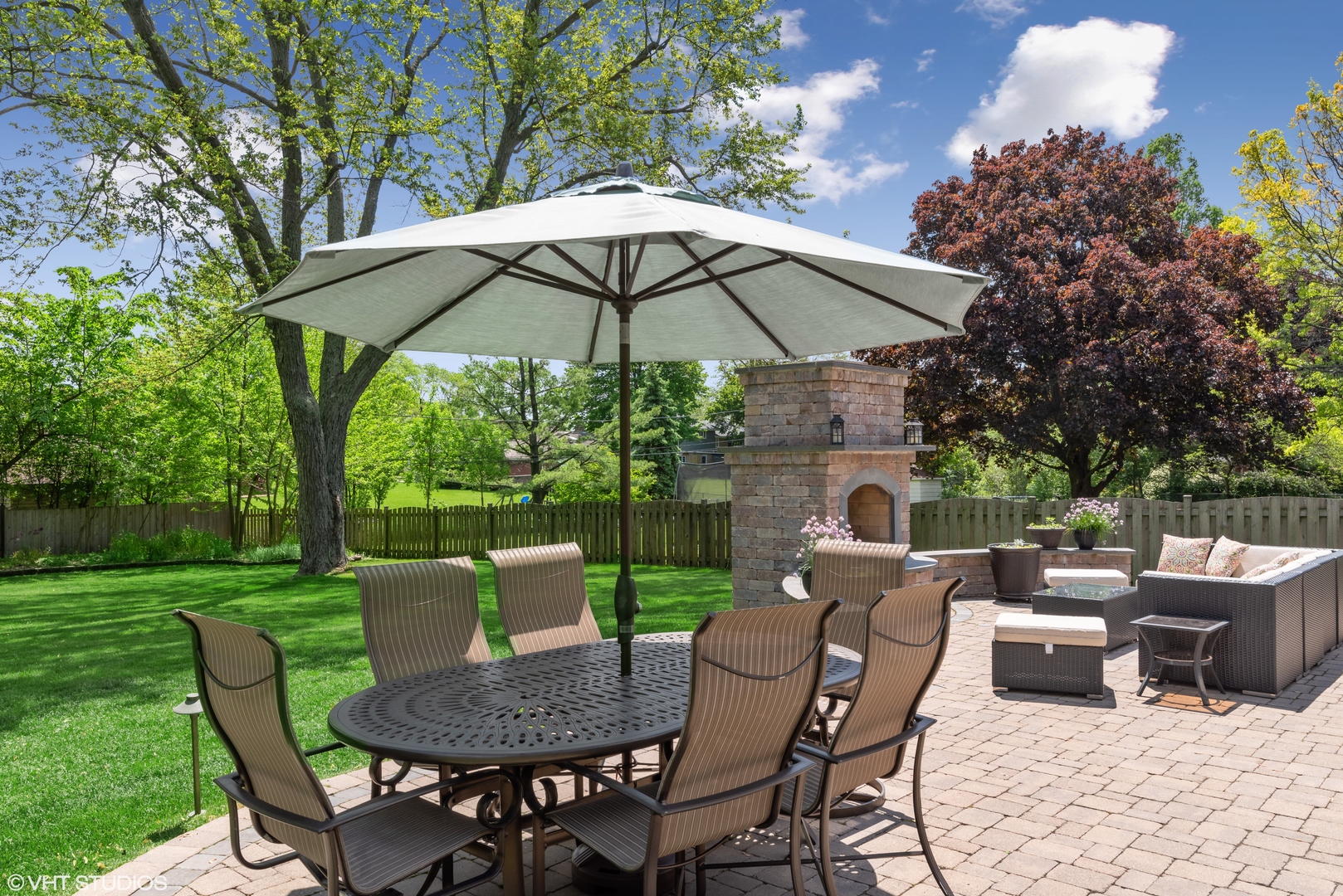 417 Warren Road Glenview, IL 60025 - Photo 23 of 24 a view of an outdoor sitting area with furniture