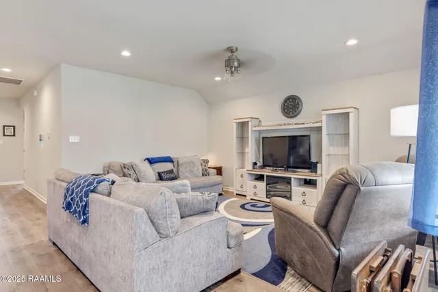 $239,000 | 124 Augustin Drive, Maurice, LA 70555