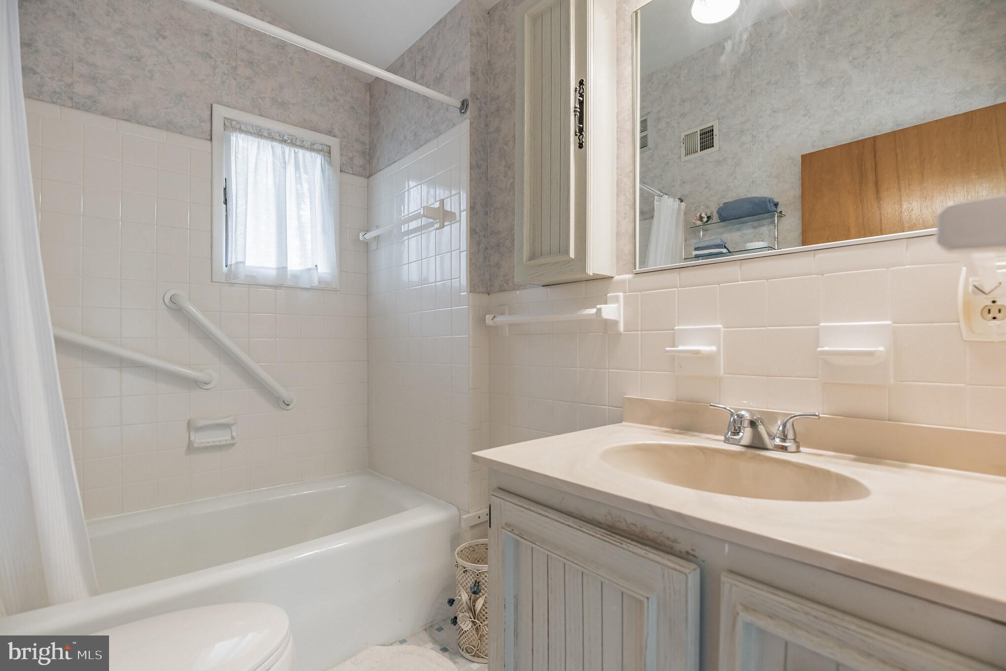 615 Running Fox Road Lusby, MD 20657 - Photo 16 of 30 Main Floor Full Bath